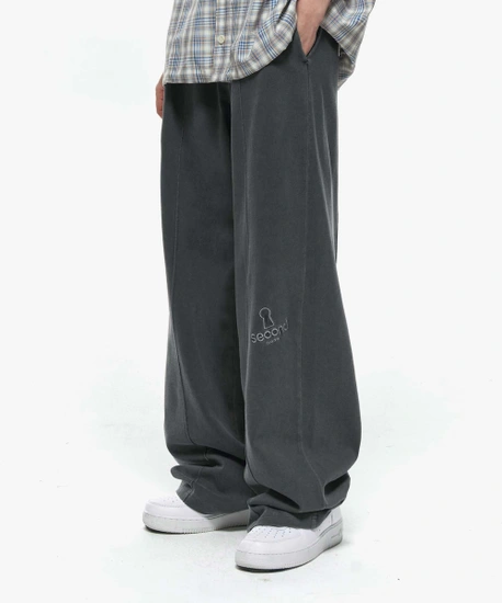 키홀 포인트 자수 로고 피그먼트 팬츠 (24,800원/무료)