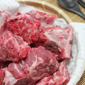 국내산 암퇘지 등뼈 4kg