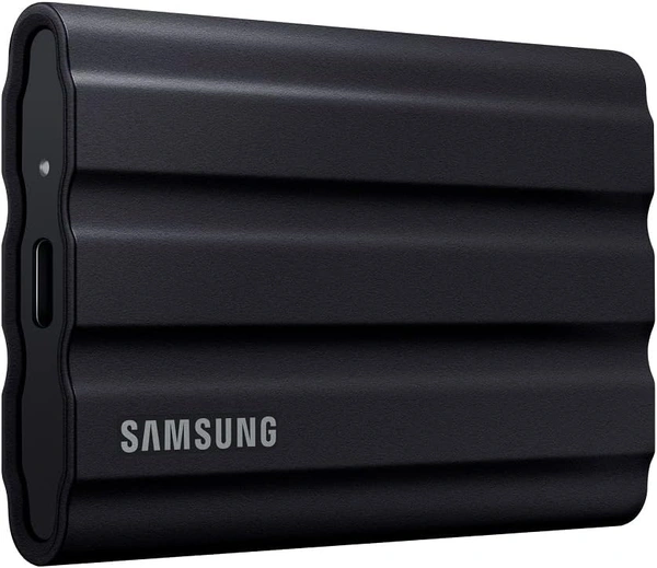 SAMSUNG T7 Shield 2TB, Portable SSD, up-to 1050MB/s, USB 3.2 Gen2, Rugged,IP65 Water & Dust Resistant, for Photographers, Content Creators and Gaming, Extenal Solid State Drive