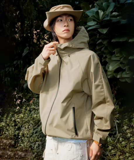 스파오 테크니컬 윈드브레이커