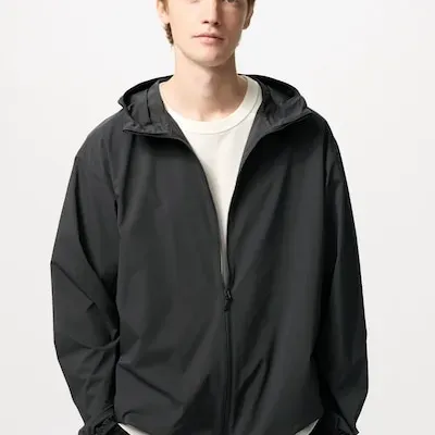 유니클로 포켓터블 UV 프로텍션 파카