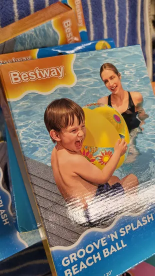 홈플오프) 디자이너 비치볼 590원, 홍학라이더 튜브 5,380원