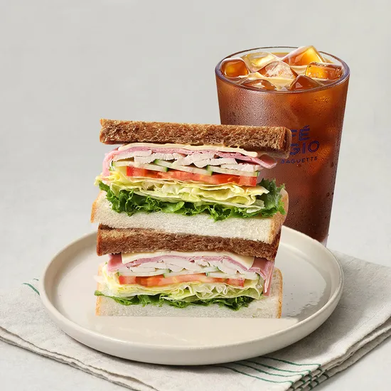 파리파게뜨 치킨 디럭스 샌드위치 아이스 아메리카노