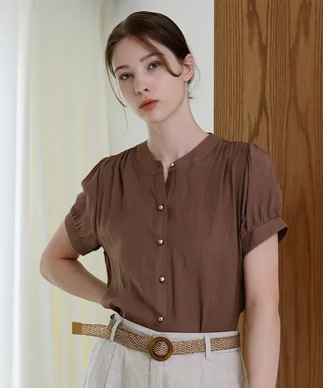 골드 버튼 핀턱 반팔 블라우스