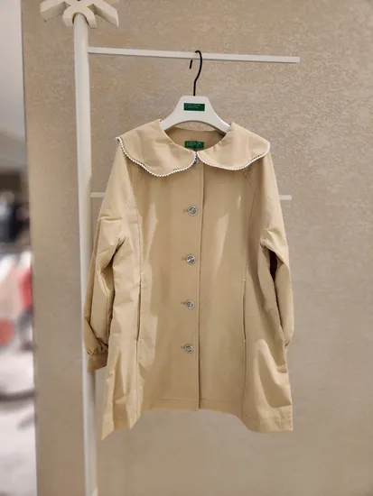 베네통키즈 스칼럽 카라 트렌치코트