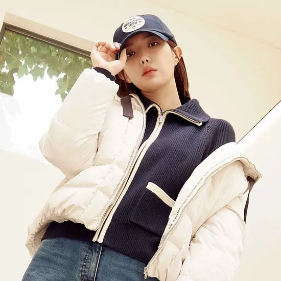 베스띠벨리 라인배색 집업 립 가디건