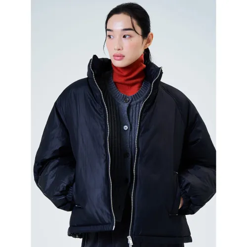 에잇세컨즈 배색 스티치 유광점퍼