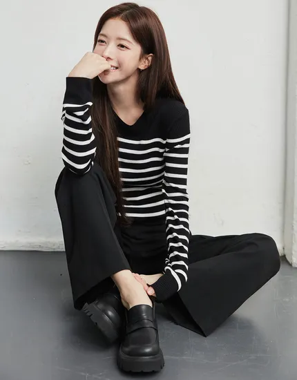 스트라이프 니트스웨터