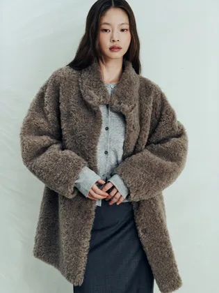 더라우스트 부클 퍼 울 코트