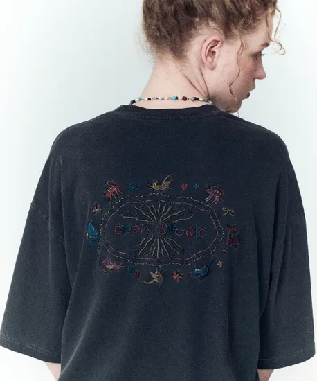 꼼파뇨 캣 스티치 피그먼트 반팔티 스모크블랙