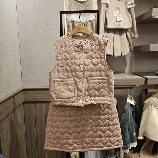 치크 전판나염 패딩조끼 스커트 세트