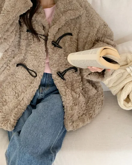 빈트더빈 하객룩 엘비 페이크퍼 누빔 더플 코트