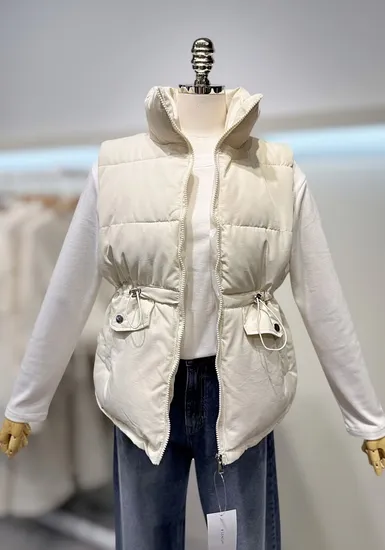 에잇컨셉 하이넥 스트링 패딩조끼