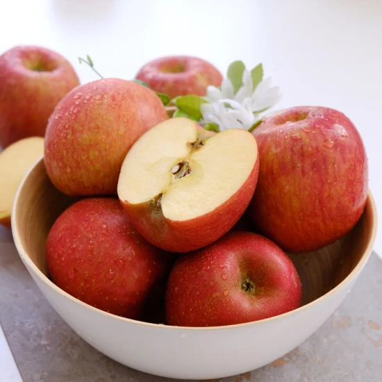 경북부사 2kg (4,056원) 외 세척부사사과 2kg(4,605원)/제철경북사과 2kg(4,484원)/훈제닭다리바베큐 슬라이스 200g x 6팩(7,629원)/무료