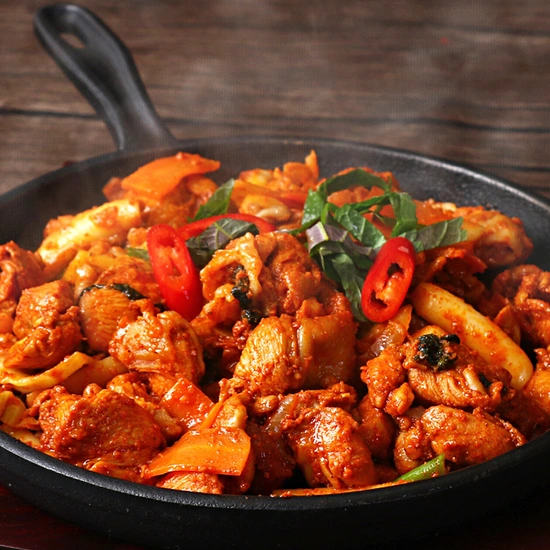 춘천닭갈비 1kg+1kg+당면사리 (13960원/토스,카카오12990원/무배)6