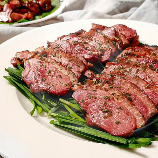 정다운 국내산 허브훈제오리 200g x 10팩, 느린농장 고추장 주물럭 200g x 10팩 골라담기