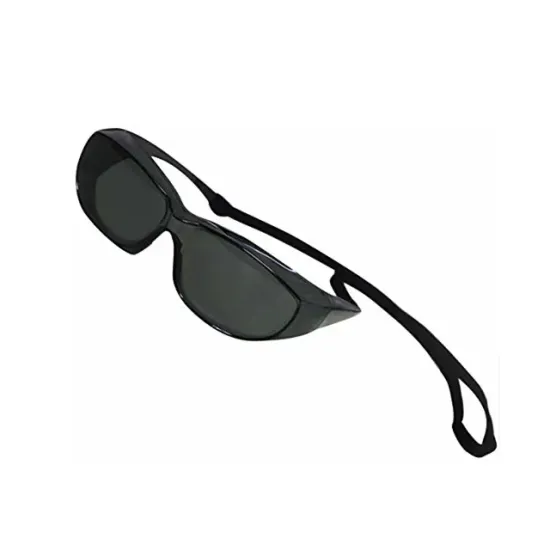 타카시바기무네 칸예 착용 인전오버글라스