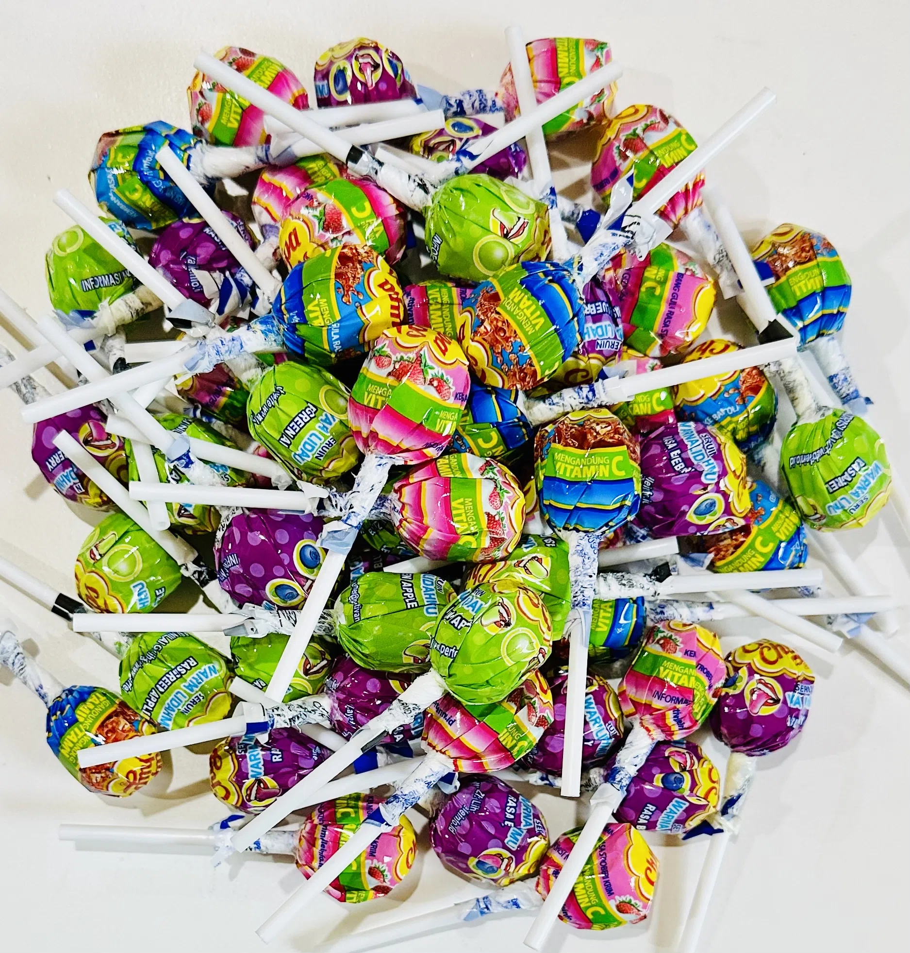 크리스마스 스틱 사탕 과일맛 9g x 80개 (맛 랜덤) 14,400원